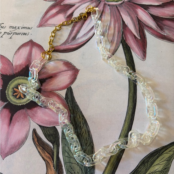 The Vintage Royalty Holographic Link Necklace - Picture 8 of 11